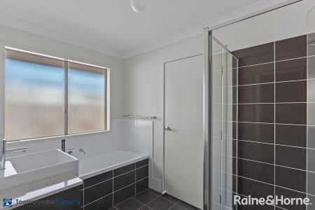 Modern Unit Close to the CBD! - Photo 5