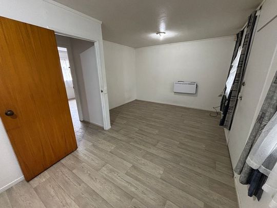 Lovely 1 bedroom unit - Photo 1