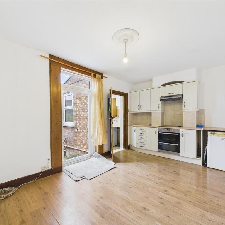 3 bedroom terraced house to rent - Photo 1
