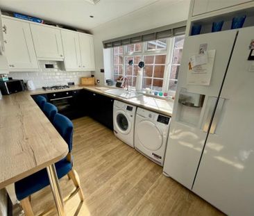 4 Bedroom Detached To Let - Photo 3