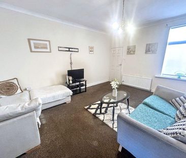 2 bed upper flat to rent in NE25 - Photo 5