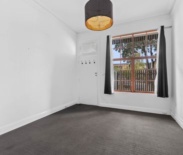 76 Heath Street, Port Melbourne VIC 3207 - House For Rent | Domain - Photo 6