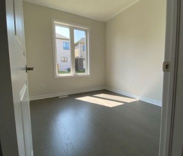 For Lease - 132 Nottingham Road, Barrie, Ontario - Photo 3