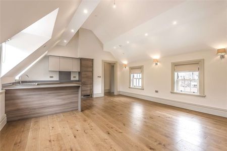 Contemporary two bedroom apartment close to The Pantiles and mainline station. - Photo 5