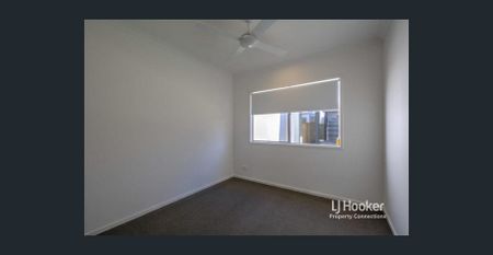 A Stylish, Easy-Care Home in a Premium Location - Photo 5