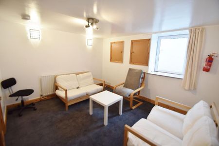 4 bedroom house share to rent - Photo 2