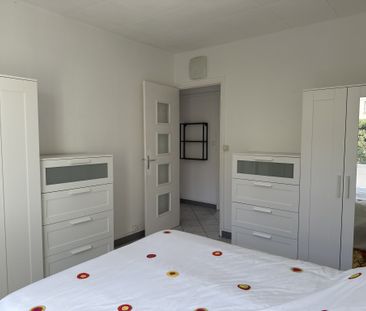 Location Appartement 2 pièces 41m² TOULON 83000 - Photo 4