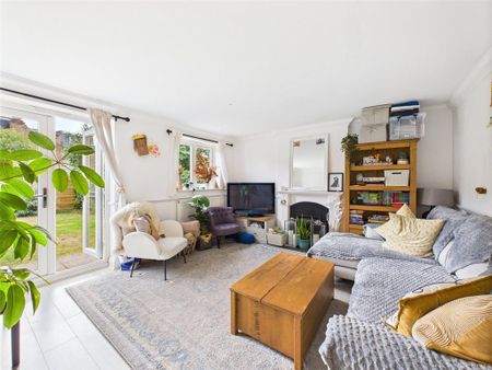 3 bedroom detached house to rent - Photo 3