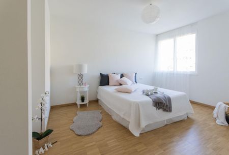 Eleganza e panorama: vista lago mozzafiato a due passi dal centro - Foto 4