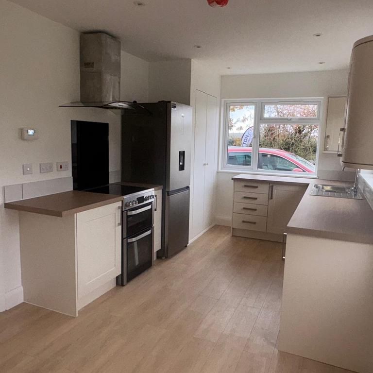 3 bedroom bungalow to rent - Photo 1