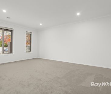 Stunning Brand New 4 Bedroom Home in Malvern East - Photo 4