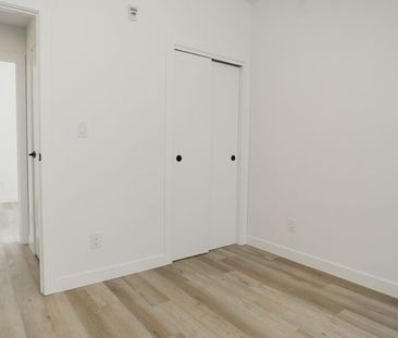 Newcastle: Gold Accents – 710 Westminster, Winnipeg, MB - Photo 1