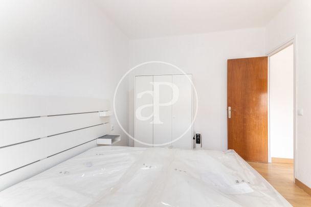 Apartment for Rent in Sants District - Photo 1