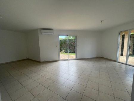 Maison à louer - 5 pièces - 112 m² - Photo 3