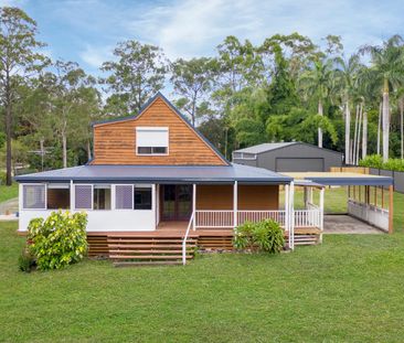 COTTAGE STYLE HOME ON LARGE BLOCK! - Photo 3