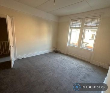 3 bedroom flat to rent - Photo 5