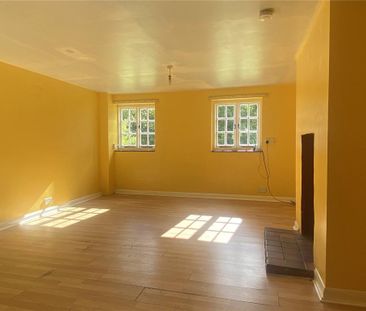 2 bedroom end of terrace house to rent - Photo 1