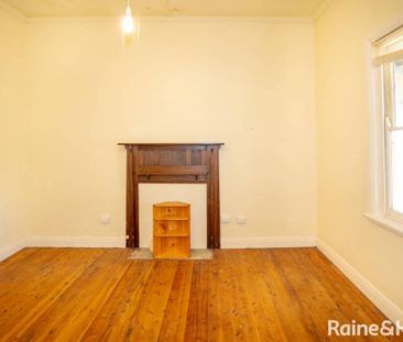 COUNTRY STYLE HOME - Photo 3