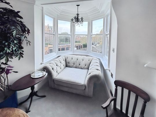 2 bedroom Flat To Let - Photo 1