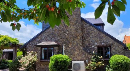 "Ye Olde Worlde" - Photo 4