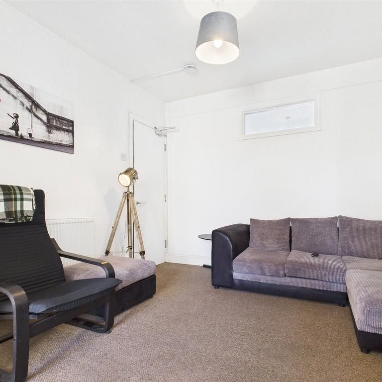 4 bedroom terraced house to rent - Photo 1