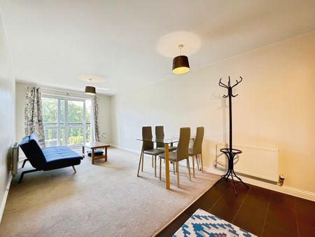 2 bedroom Apartment to let - Photo 3