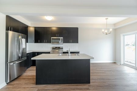 For Lease - 7310 Marvel Drive, Niagara Falls, Ontario - Photo 2