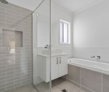 For Lease: Brand New Modern Family Home with a Spacious Yard in Hig... - Photo 4