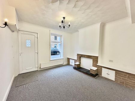 2 bedroom terraced house to rent - Photo 2