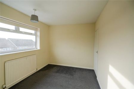 3 bedroom apartment to rent - Photo 4