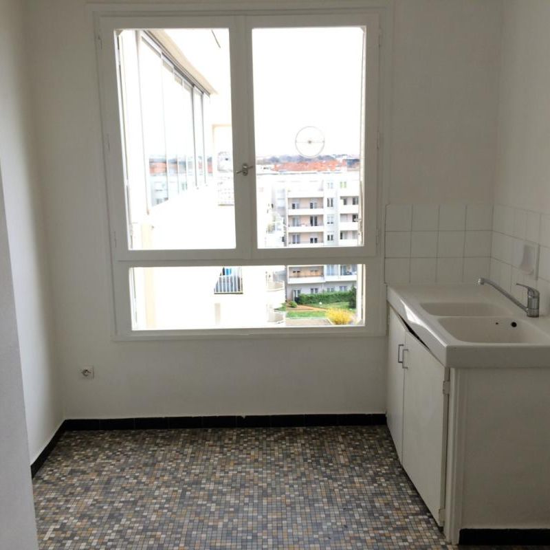 Location Appartement 3 pièces 66m² LYON 7ème - Photo 1