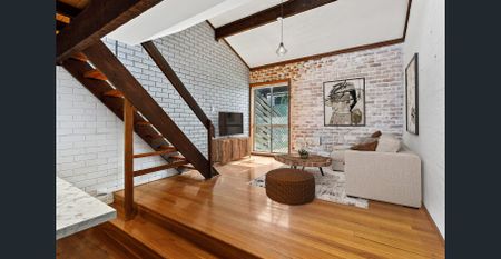 Stylish loft living - Photo 2