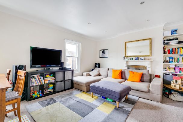 Arlington Gardens, Central Chiswick, W4 - Photo 1