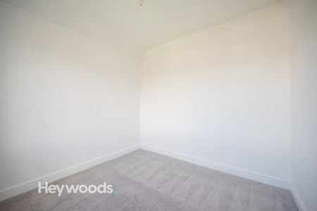 3 bed semi-detached house to rent in Whitfield Avenue, Westlands, Newcastle-under-Lyme ST5 - Photo 3