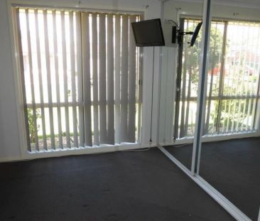 Beautifully Maintained 4-Bedroom Brick Home in Quiet Cul-de-Sac - Photo 5