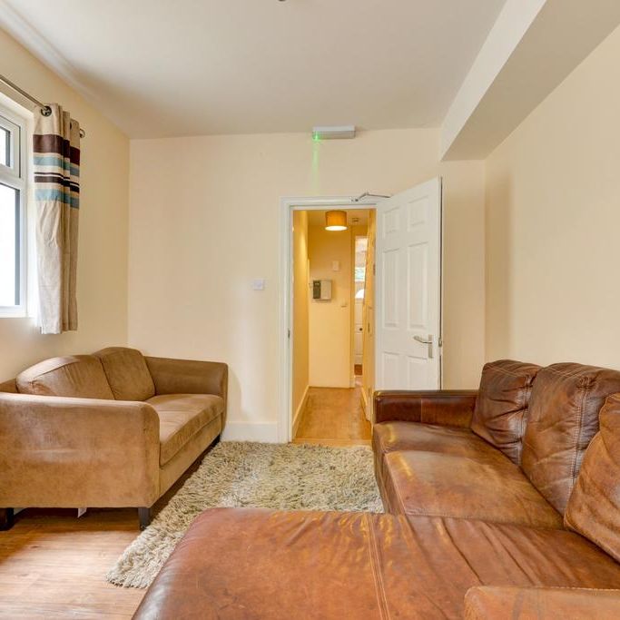 6 bedroom house to rent - Photo 1