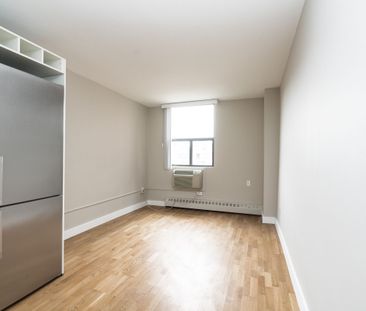 798 Richmond Street West - Photo 1