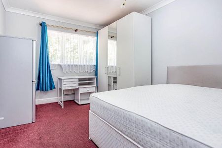 House share to rent - Photo 4