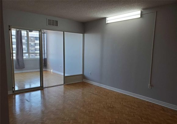 For Lease - 5 Lisa Street Unit# 1412, Brampton, Ontario - Photo 1
