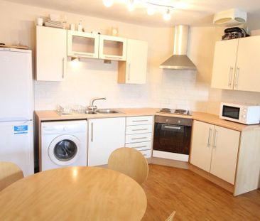 2 bedroom apartment to rent - Photo 2
