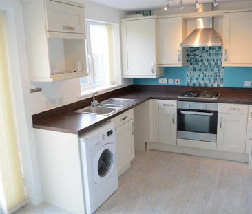 3 bedroom semi-detached house to rent - Photo 3