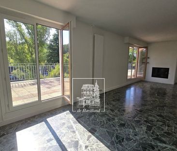 Maison • La Celle-Saint-Cloud - Photo 1