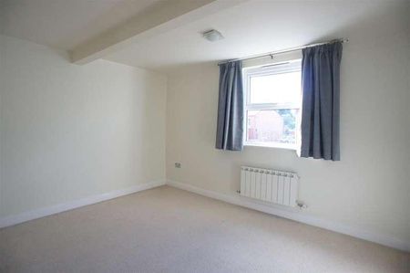 Heatley House, Lymm, WA13 - Photo 3