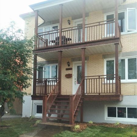 Superbe et Très Grand 3 ½ à Aires Ouvertes - Limoilou/Maizerets - 1 Chien Accepté! - Photo 3