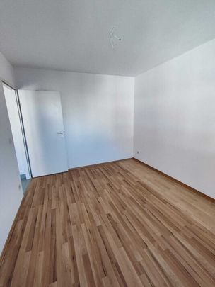 2 Zimmer Wohnung mit 8 m² Loggia inkl. Garagenplatz, 4. Liftstock, direkt bei U1 - Photo 1