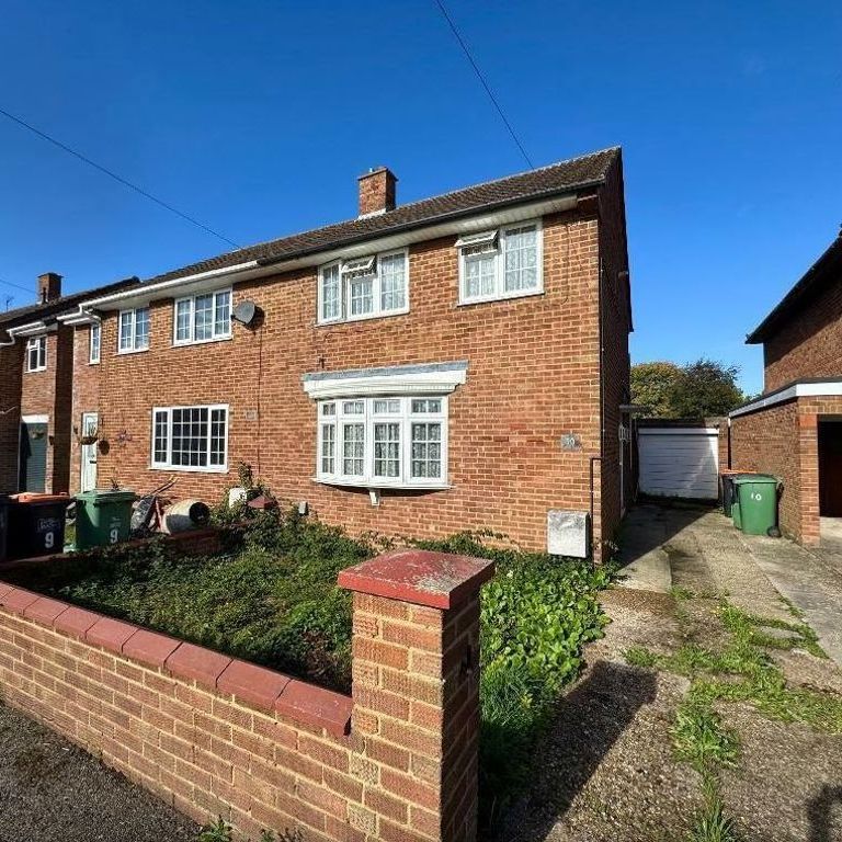 Tudor Close, Barton-Le-Clay Bedford - Photo 1