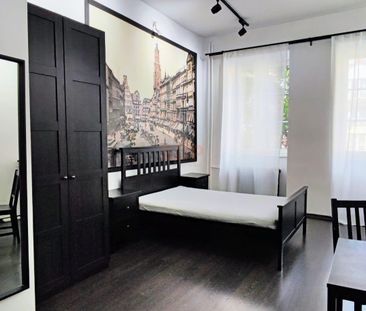 Kawalerka w Rynku z widokiem na ul. Więzienną!!! - Zdjęcie 1