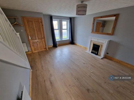 3 bedroom semi-detached house to rent - Photo 3