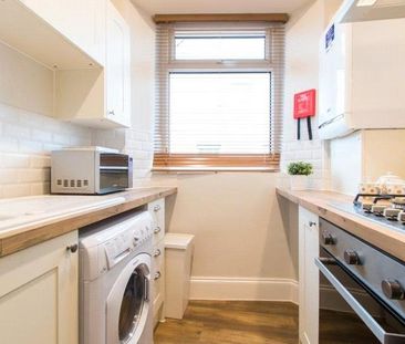 3 bedroom apartment to rent - Photo 5