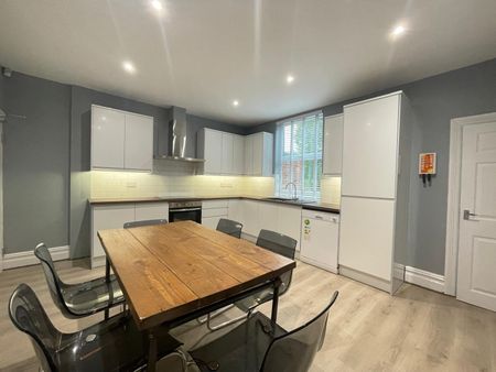 4 bedroom terraced house to rent - Photo 4